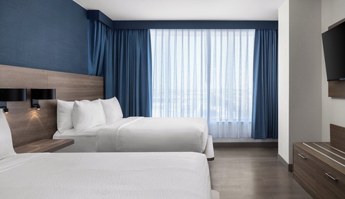 Standard Room, 2 Queen Beds, Roll-in Shower (Mobility Accessible)