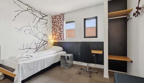 Basic Single Room, Patio