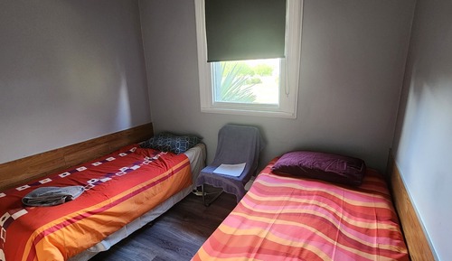 Room, 2 Twin Beds, Shared Bathroom