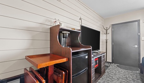 Deluxe Room, 2 Queen Beds, Sauna, Mountain View