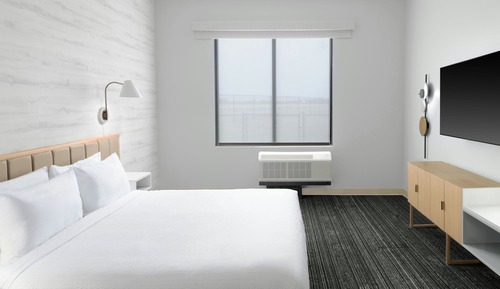 Suite, 1 Bedroom (Mobility Accessible, Roll-in Shower)