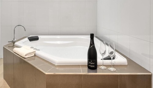 Charming Camellia Suite