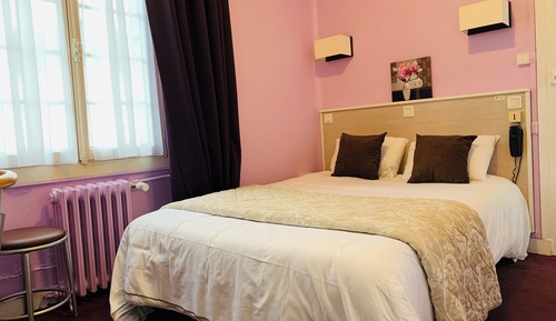 Standard Room, 1 Queen Bed