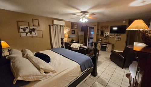 Luxury Single Room, 1 King Bed