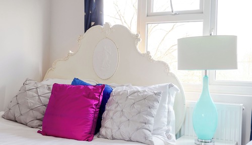 Sleek Sanctuary: Luxury Room En-Suite