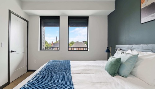 Deluxe Apartment