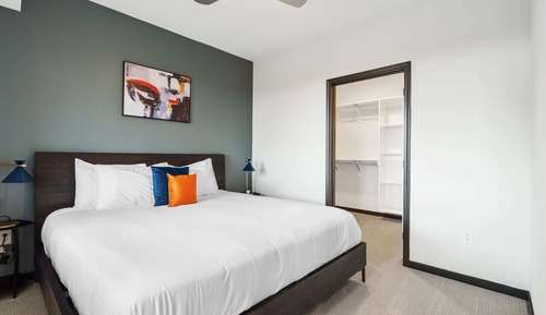 Deluxe Apartment