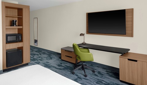 Standard Room, 1 King Bed (Mobility/Hearing Access, Roll-in Shwr)