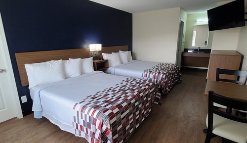 Deluxe Room, 2 Queen Beds, Non Smoking