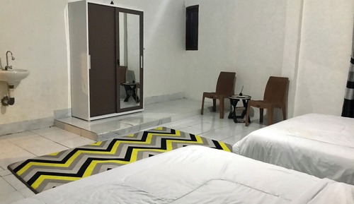 Business Twin Room