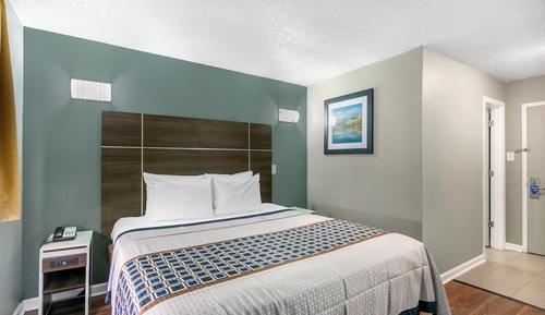 Standard Room, 1 King Bed, Smoking