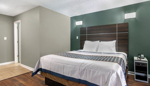 Standard Room, 1 King Bed, Non Smoking