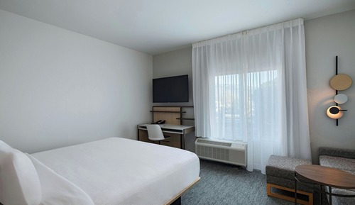 Studio, 1 King Bed with Sofa bed (Mobility/Hearing Accessible, Tub)