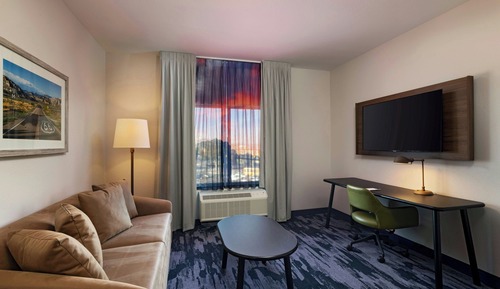 Suite, Multiple Beds (Mobility/Hearing Accessible, Tub)