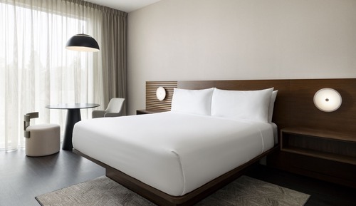 Standard Room, 1 King Bed