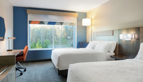 Suite, 2 Queen Beds, Accessible Bathtub (Mobility)