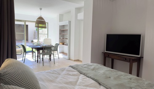 The green Suite, with private garden