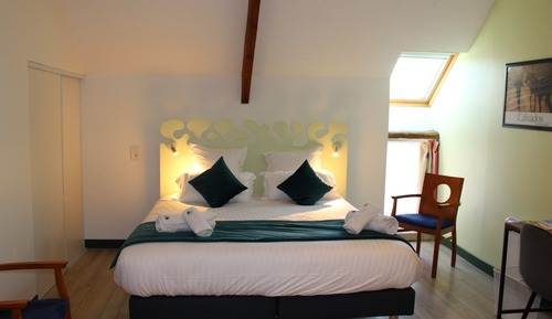 Comfort Triple Room, Private Bathroom, Garden View (Juno)