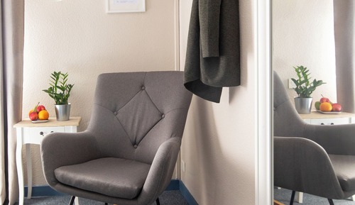 Studio, 1 Queen Bed with Sofa bed, Kitchen, Courtyard View