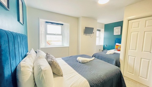 Family Triple Room, City View