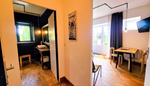 Deluxe Double Room, 1 Queen Bed, Private Bathroom, Garden View