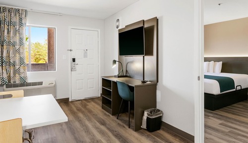 Standard Suite, 1 King Bed, Non Smoking