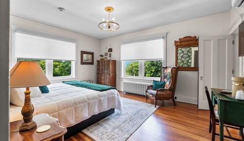 Standard Room, 1 King Bed, Non Smoking, Garden View