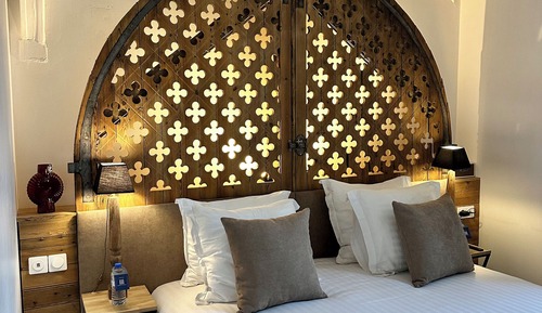 Luxury House, Park View