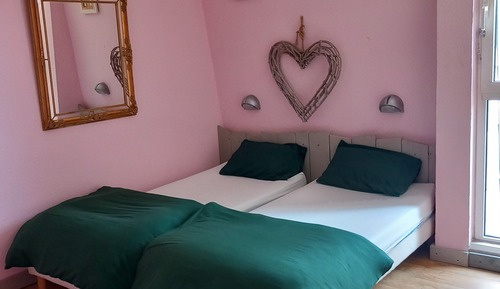 Economy Twin Room, Mountain View