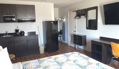 Standard Room, 1 Queen Bed, Non Smoking, Kitchenette