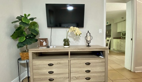 Premium Condo, 1 Bedroom, Balcony, Corner