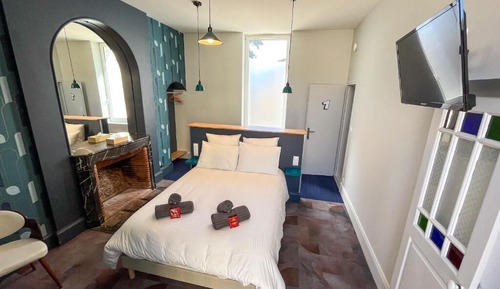 Ch1 Affaires, 1 double bed, courtyard view