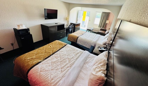 Suite 2 Queen with Sofa Bed Non Smoking