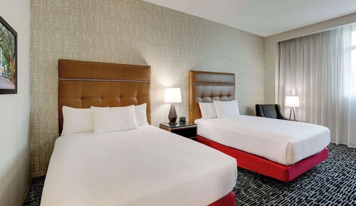 Room, 2 Queen Beds, Hearing Accessible (Roll-in Shower)