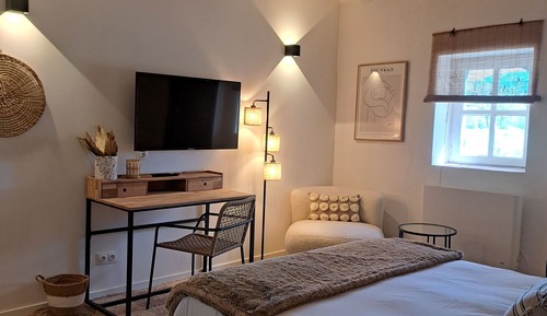 Traditional Room, Pool View