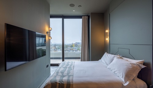 Deluxe Penthouse Apartment