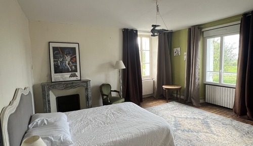 Comfort Room, Courtyard View