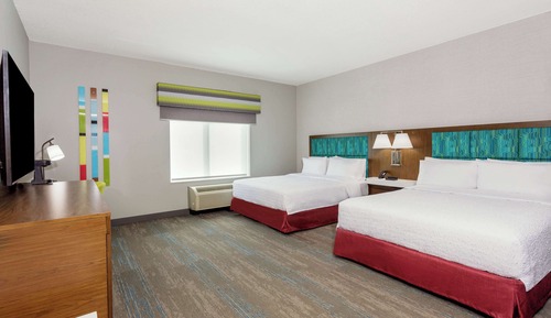 Room, 2 Queen Beds (Mobility & Hearing, Roll-in Shower)