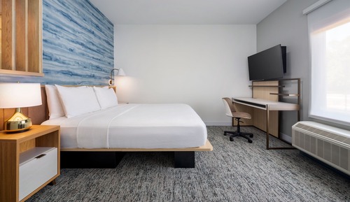 Studio, 1 King Bed with Sofa bed (Hearing Accessible)