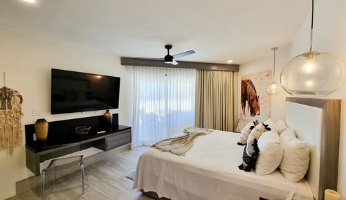 Luxury Condo, 3 Bedrooms, Beach View