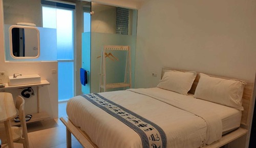 Standard Queen Room No View