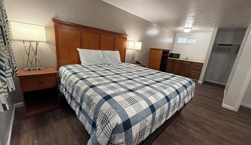 King Bed with Kitchenette