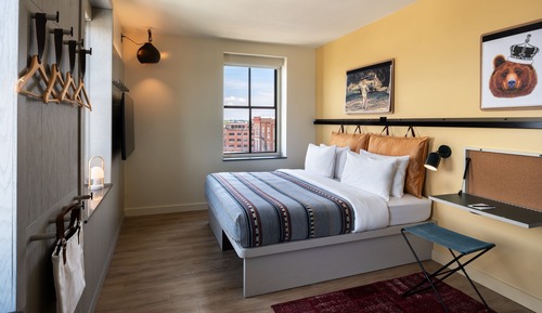 Standard Room, 1 King Bed