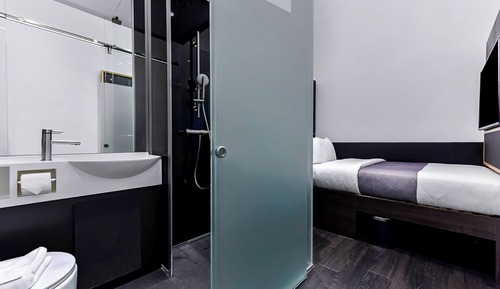 Double Room, No Windows