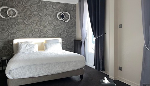 Superior Room, 1 Queen Bed, Lake View