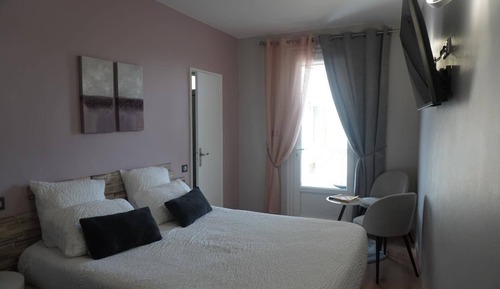 Superior Room, 1 Queen Bed, Lake View