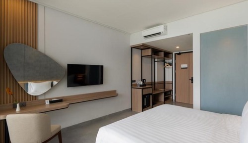Superior Ocean View Queen Room