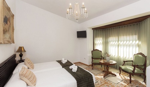 Deluxe Suite