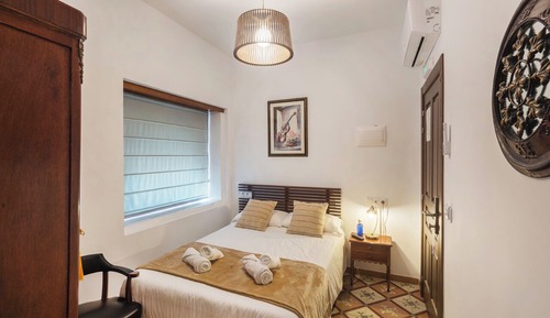 Economy Room