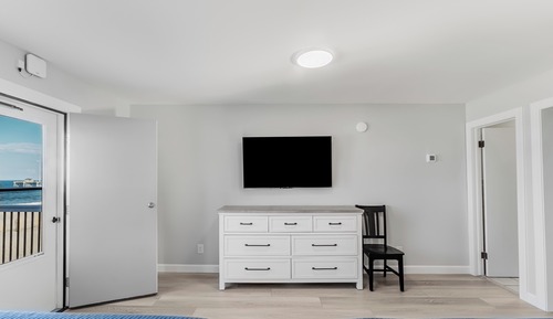 OCEAN FRONT 2 Queen Beds, Full Kitchen, Private Balcony with Ocean views